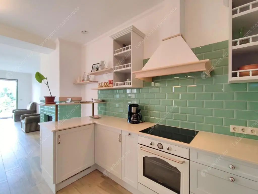 Kiadó albérlet 1161000 Ft/hó áron: Verőce,  Árpád út utca. Mérete: 248 nm, 5 szobás | Alberlet.hu - 6290057