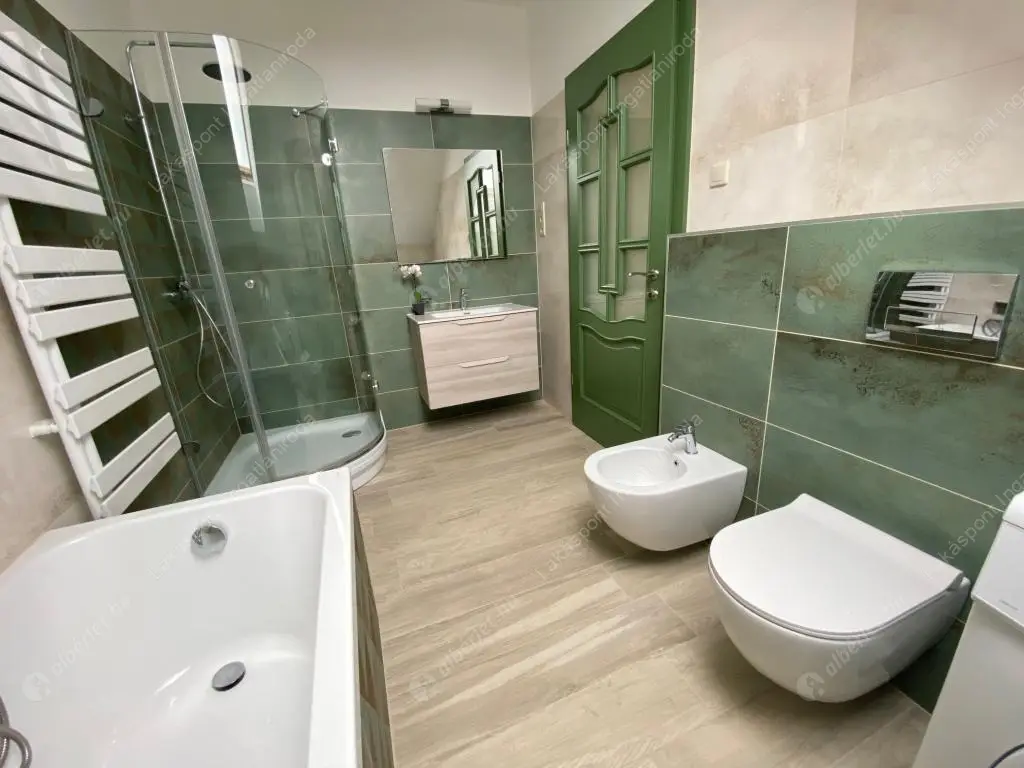 Kiadó albérlet 1161000 Ft/hó áron: Verőce,  Árpád út utca. Mérete: 248 nm, 5 szobás | Alberlet.hu - 6290068