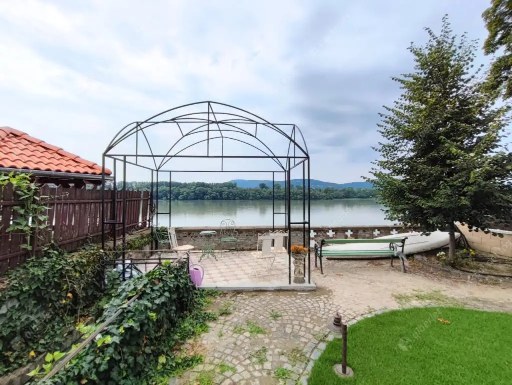 Kiadó albérlet 1161000 Ft/hó áron: Verőce,  Árpád út utca. Mérete: 248 nm, 5 szobás | Alberlet.hu - 6290072