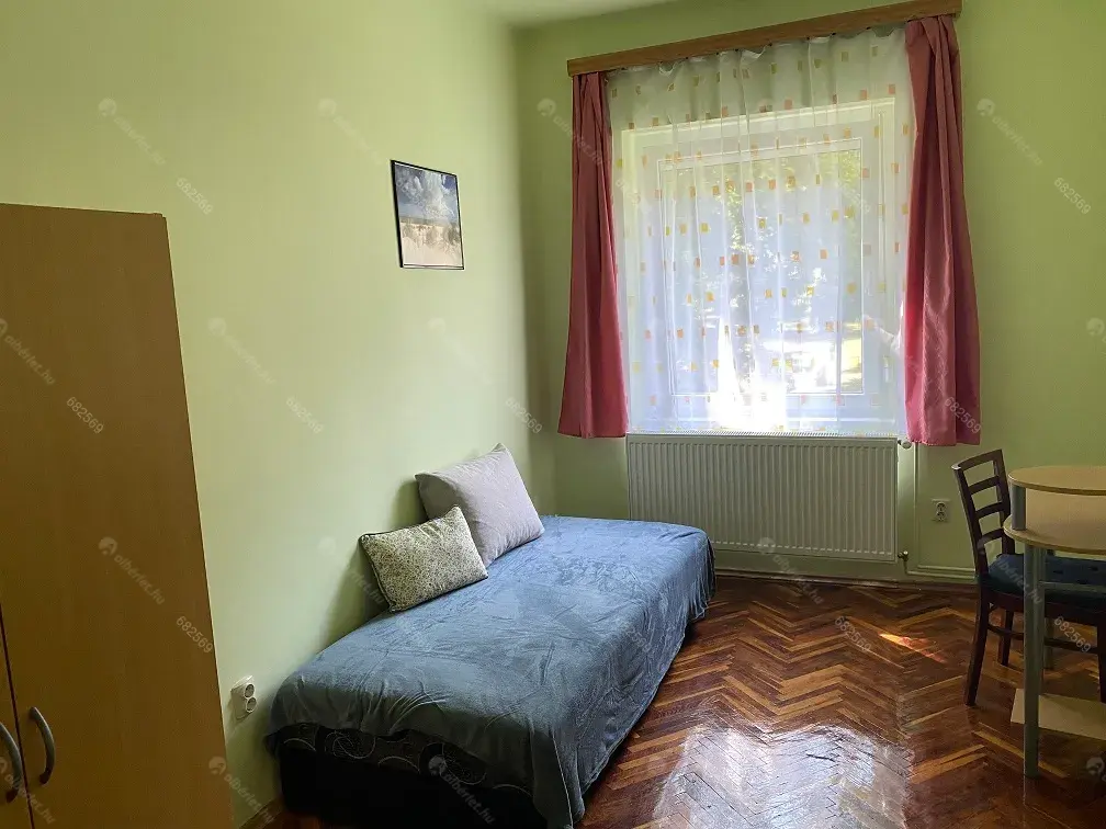 Kiadó albérlet 175000 Ft/hó áron: Veszprém,  Csikász Imre utca. Mérete: 52 nm, 2 szobás | Alberlet.hu - 6649582